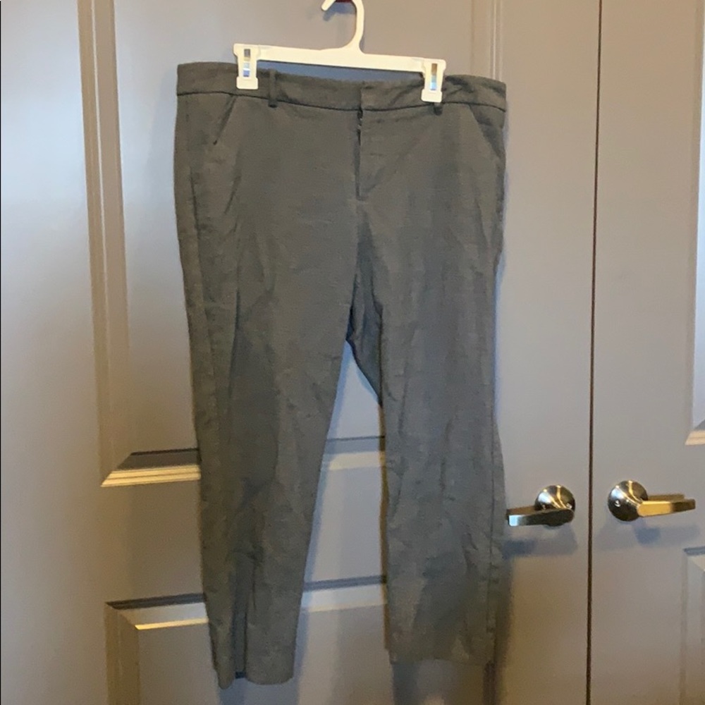 Grey cropped slacks